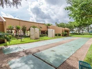 5729 Coral Lake Dr # 305, Margate FL 33063