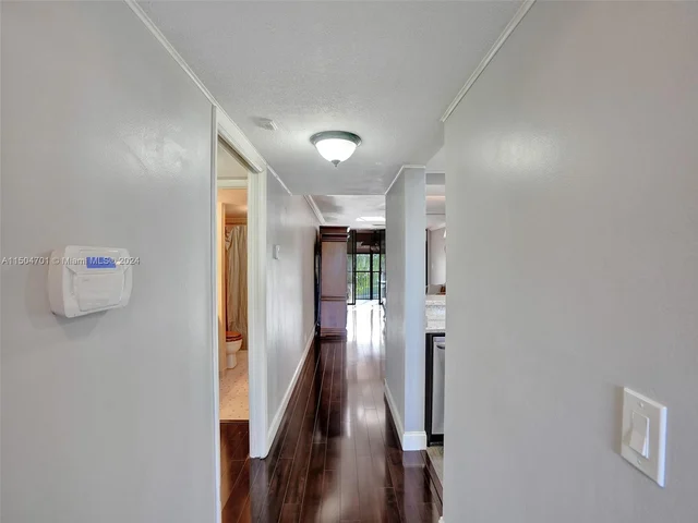 5729 Coral Lake Dr # 305, Margate FL 33063