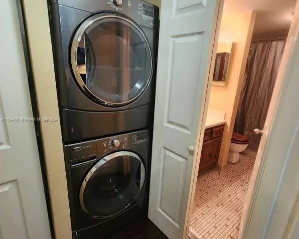 5729 Coral Lake Dr # 305, Margate FL 33063