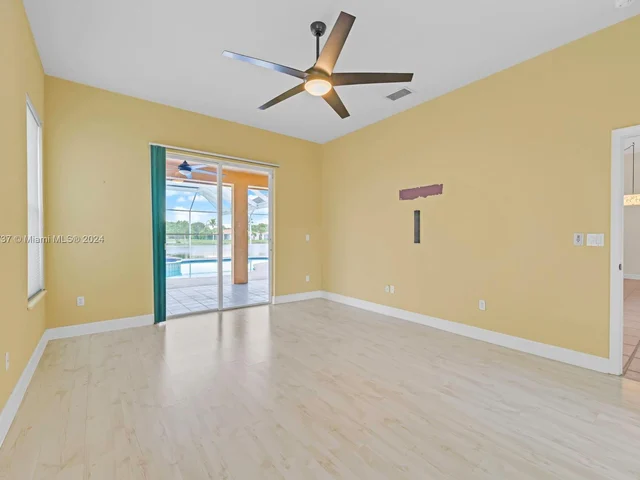 2540 Fairways Dr, Homestead FL 33035