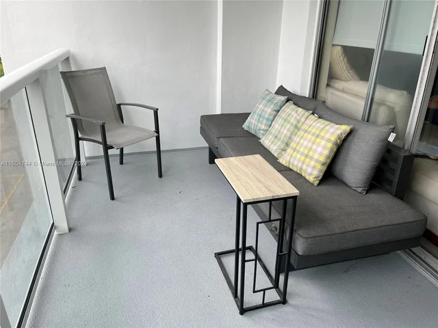 1880 S Ocean Dr # 306, Hallandale Beach FL 33009