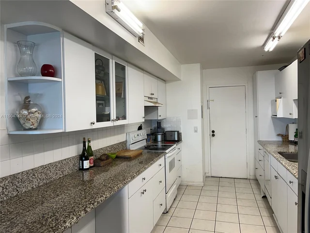 1880 S Ocean Dr # 306, Hallandale Beach FL 33009