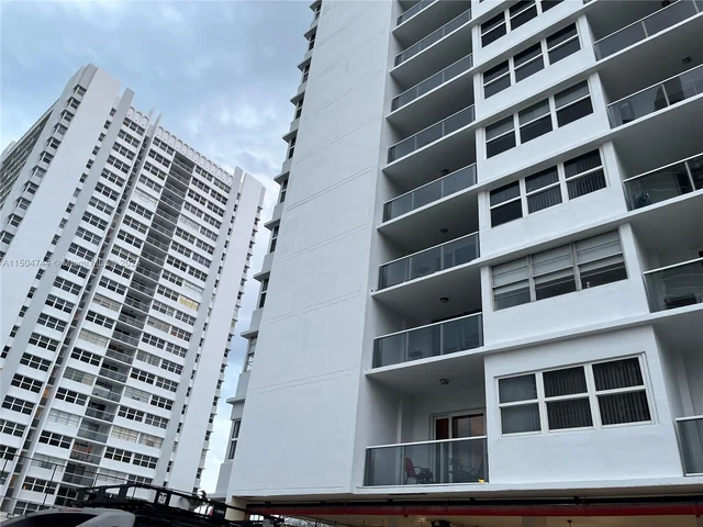 1880 S Ocean Dr # 306, Hallandale Beach FL 33009