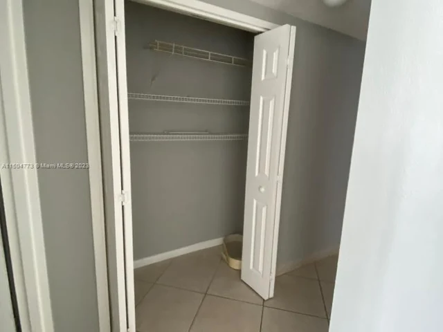 3725 S Ocean Dr # 927, Hollywood FL 33019