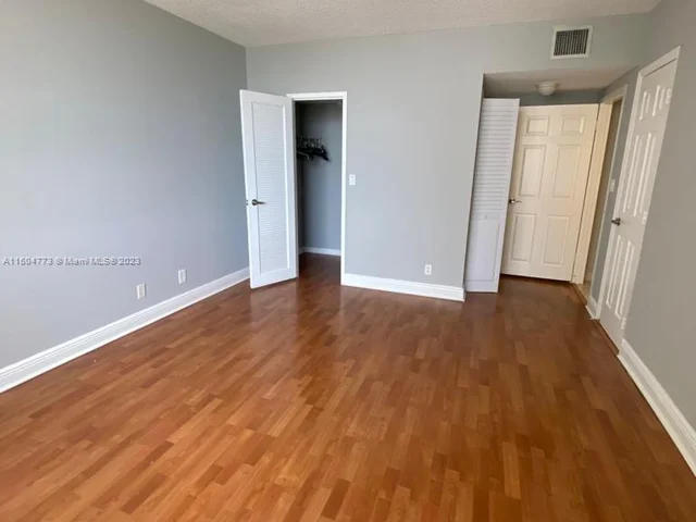 3725 S Ocean Dr # 927, Hollywood FL 33019