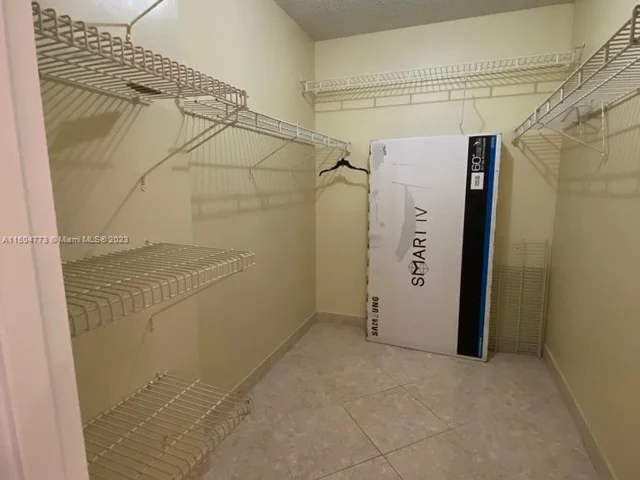 3725 S Ocean Dr # 927, Hollywood FL 33019