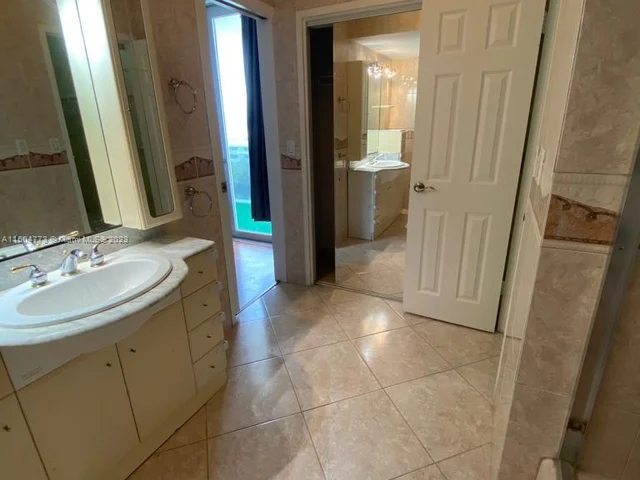3725 S Ocean Dr # 927, Hollywood FL 33019