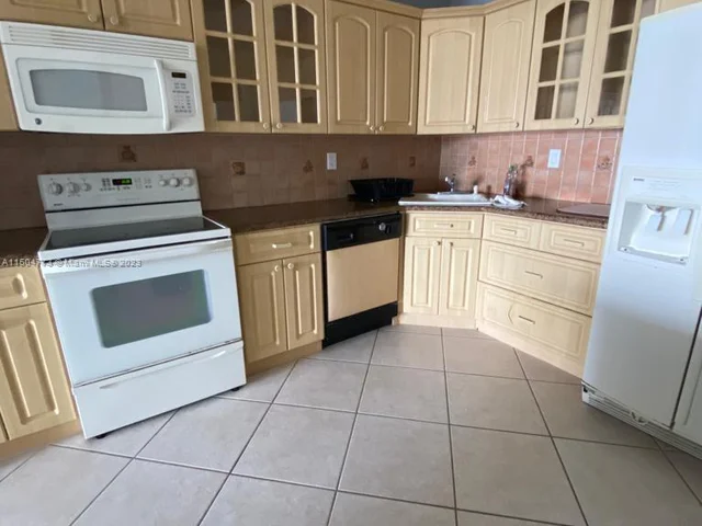 3725 S Ocean Dr # 927, Hollywood FL 33019