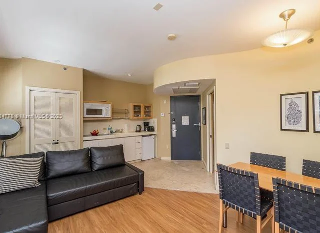 100 Collins Ave # 220, Miami Beach FL 33139