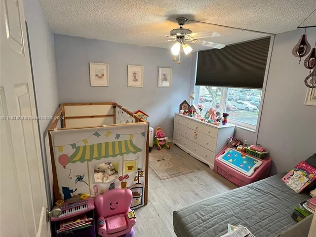 9431 Evergreen Pl # 103, Davie FL 33324