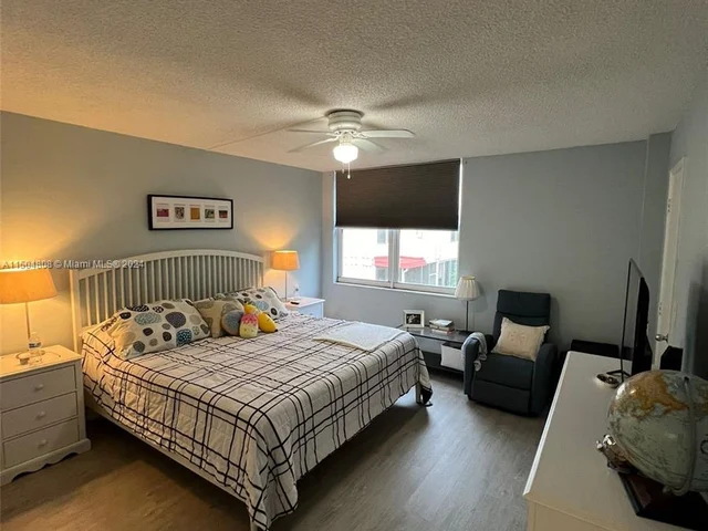 9431 Evergreen Pl # 103, Davie FL 33324