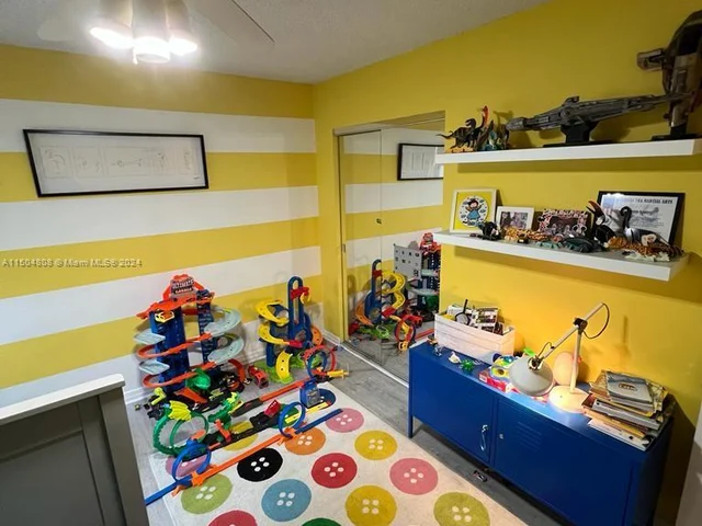 9431 Evergreen Pl # 103, Davie FL 33324