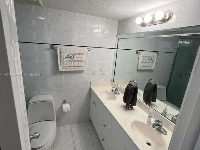 9431 Evergreen Pl # 103, Davie FL 33324