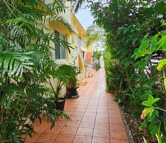 6831 Abbott Ave # 3, Miami Beach FL 33141