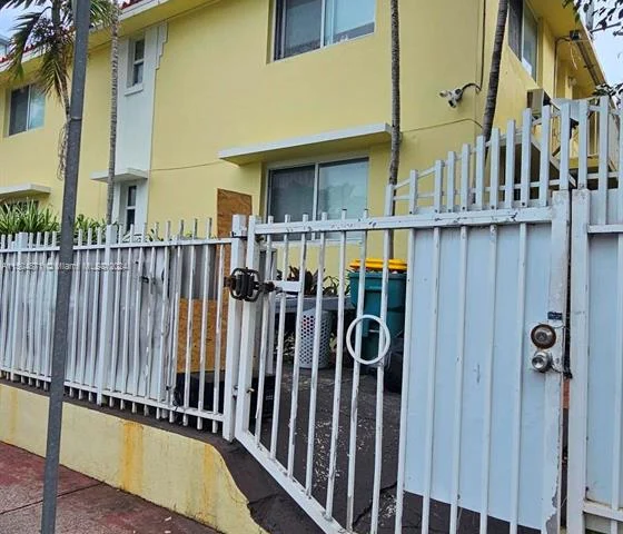 6831 Abbott Ave # 3, Miami Beach FL 33141