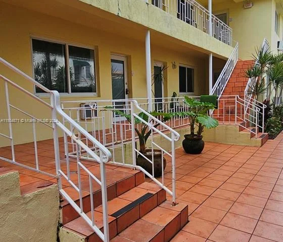 6831 Abbott Ave # 3, Miami Beach FL 33141