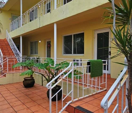 6831 Abbott Ave # 3, Miami Beach FL 33141
