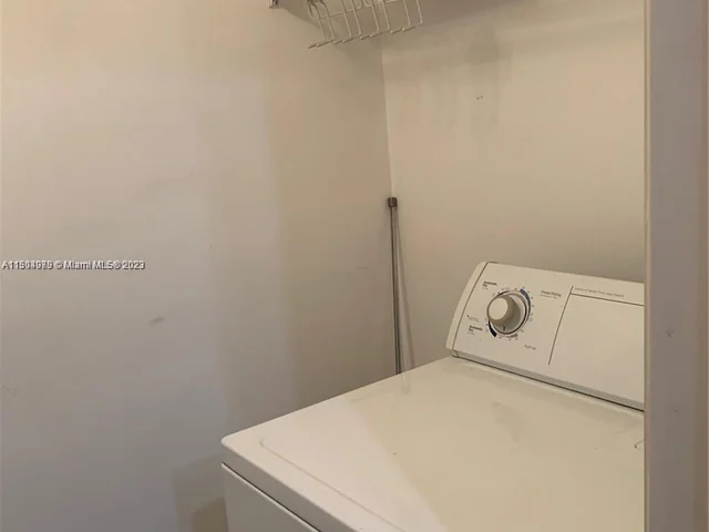 9172 Collins Ave # 218, Surfside FL 33154