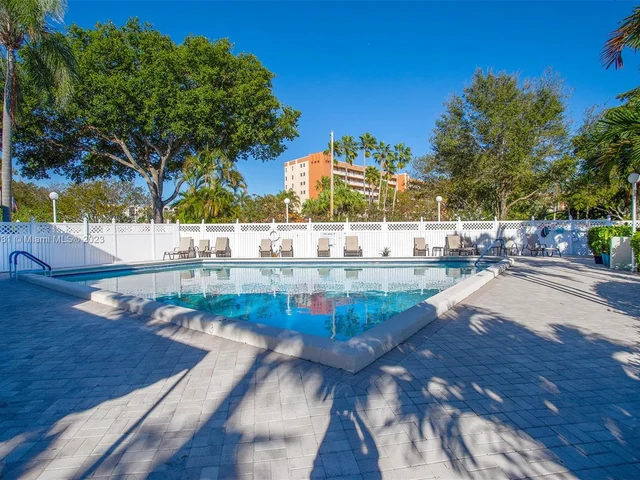 7527 S Oriole Blvd # 101, Delray Beach FL 33446