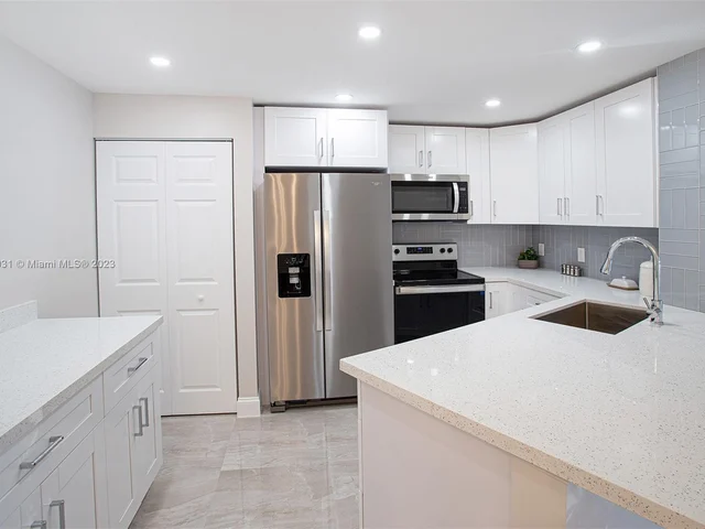 7527 S Oriole Blvd # 101, Delray Beach FL 33446