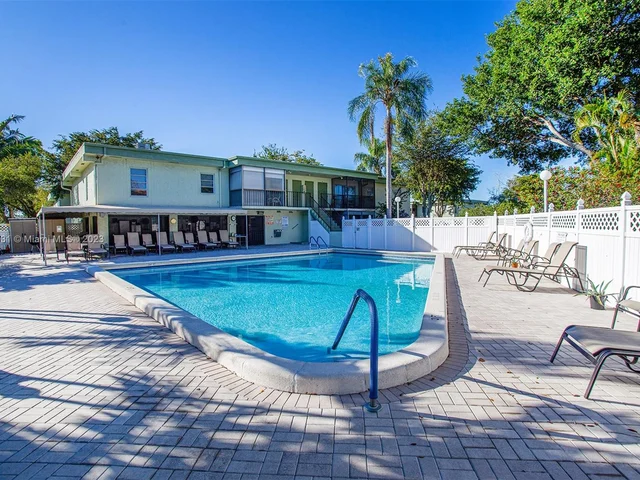 7527 S Oriole Blvd # 101, Delray Beach FL 33446