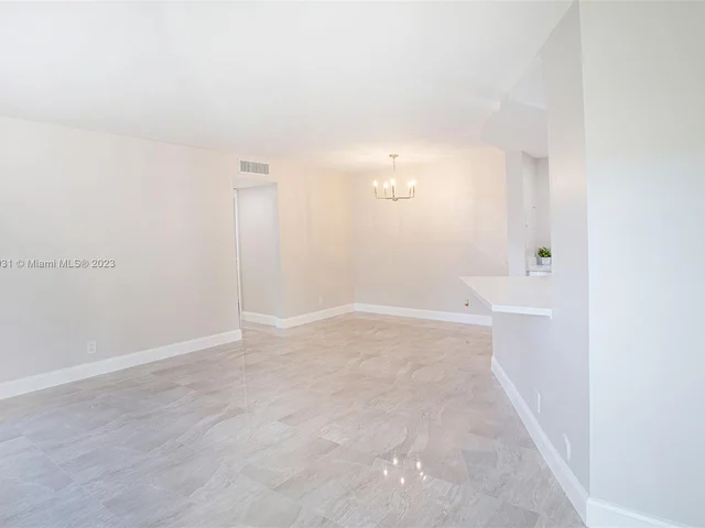 7527 S Oriole Blvd # 101, Delray Beach FL 33446