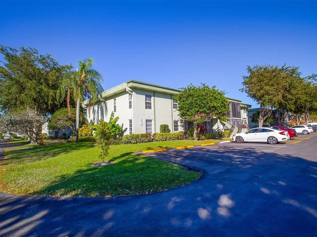 7527 S Oriole Blvd # 101, Delray Beach FL 33446