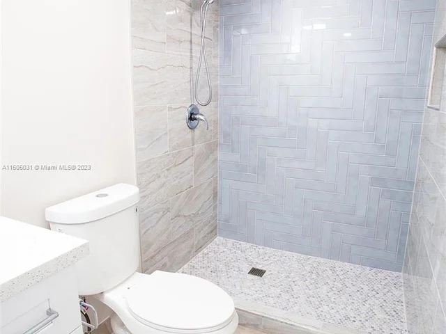 7527 S Oriole Blvd # 101, Delray Beach FL 33446