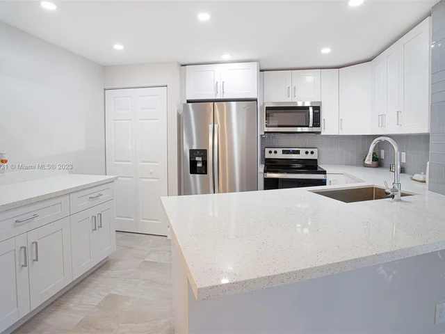 7527 S Oriole Blvd # 101, Delray Beach FL 33446