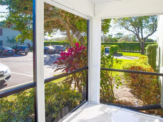 7527 S Oriole Blvd # 101, Delray Beach FL 33446