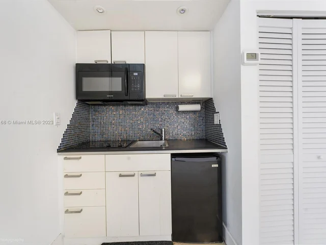 770 NE 69th St # 1F, Miami FL 33138