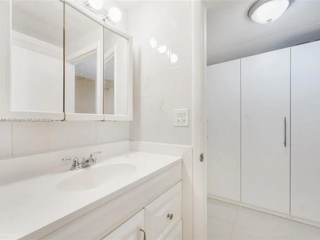 770 NE 69th St # 1F, Miami FL 33138