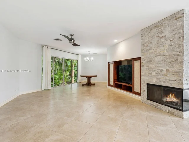 11741 NW 23rd St, Plantation FL 33323