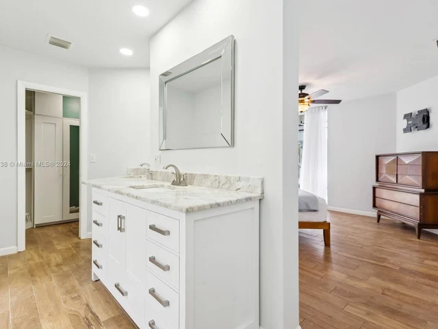 11741 NW 23rd St, Plantation FL 33323