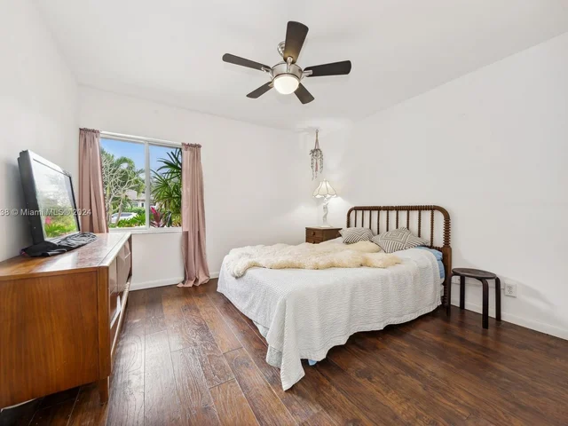 11741 NW 23rd St, Plantation FL 33323