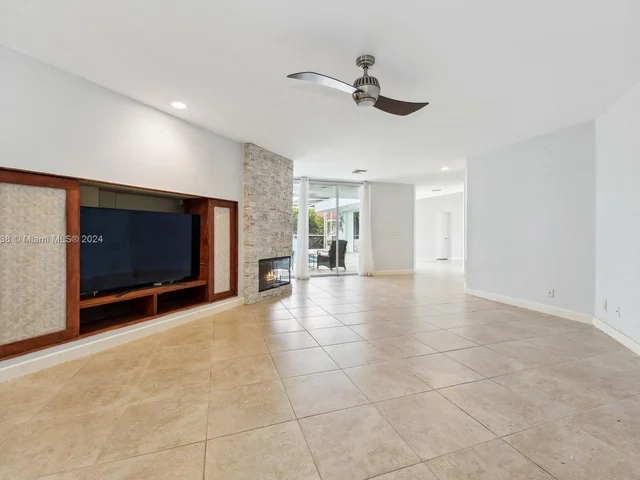 11741 NW 23rd St, Plantation FL 33323