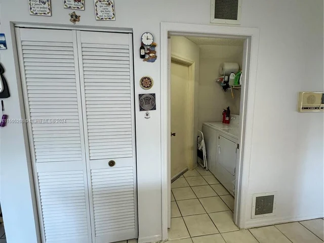 19232 NW 88th Pl, Hialeah FL 33018