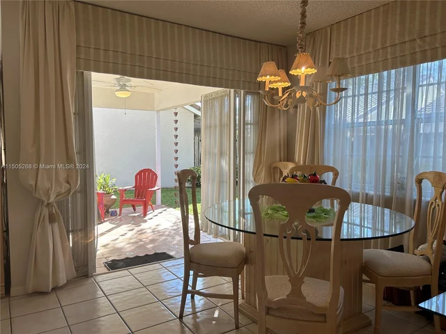 19232 NW 88th Pl, Hialeah FL 33018