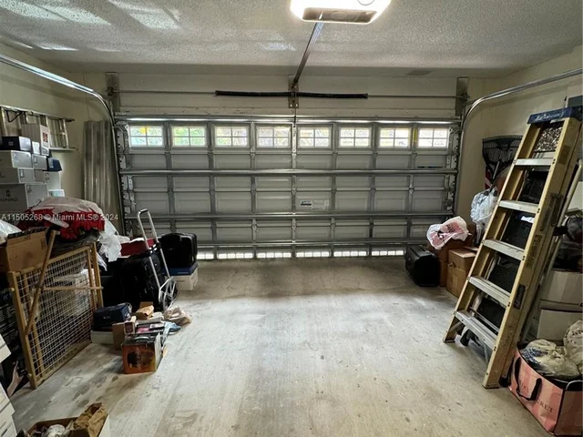 19232 NW 88th Pl, Hialeah FL 33018