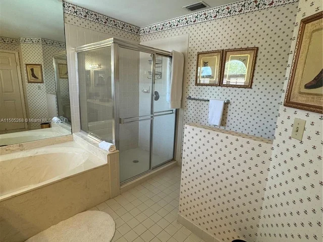 19232 NW 88th Pl, Hialeah FL 33018