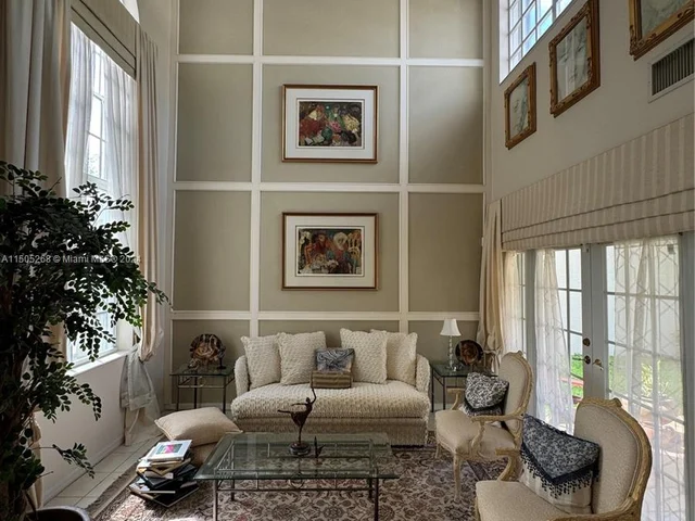 19232 NW 88th Pl, Hialeah FL 33018