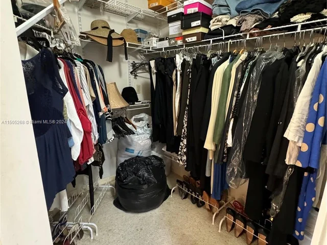 19232 NW 88th Pl, Hialeah FL 33018