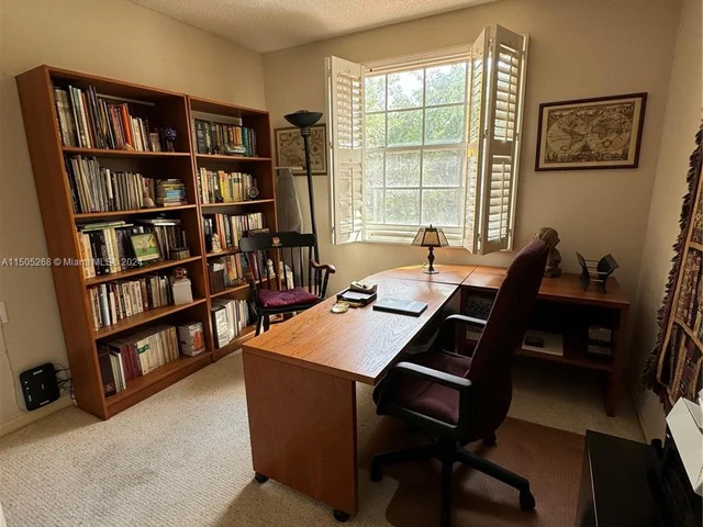 19232 NW 88th Pl, Hialeah FL 33018