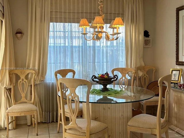 19232 NW 88th Pl, Hialeah FL 33018