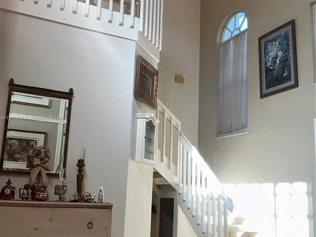 19232 NW 88th Pl, Hialeah FL 33018