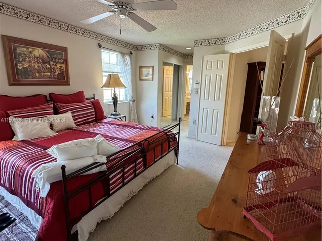 19232 NW 88th Pl, Hialeah FL 33018