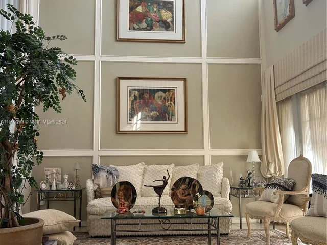 19232 NW 88th Pl, Hialeah FL 33018