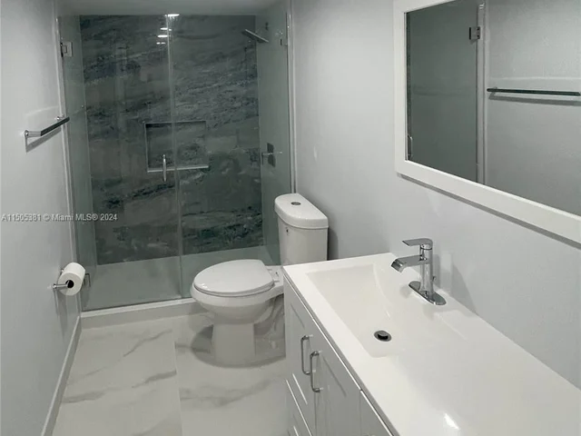 5050 NW 7th St, Miami FL 33126