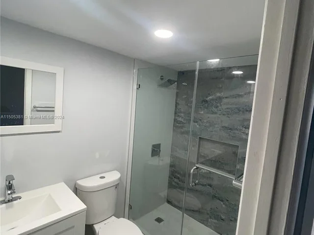 5050 NW 7th St, Miami FL 33126