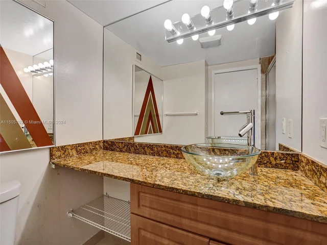 2500 Parkview Dr # 2307, Hallandale Beach FL 33009